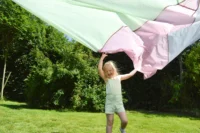 מצנח ענק – Giant Play Parachute משחק הפעלה קבוצתי מהנה לחצר ולבית מבית Traditional Garden Games