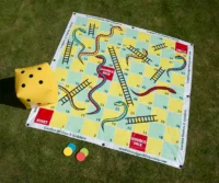⁦משחק חוץ סולמות ונחשים ענק 2X2 מטר מבית Traditional Garden Games UK⁩ – תמונה ⁦4⁩