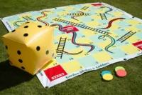 ⁦משחק חוץ סולמות ונחשים ענק 2X2 מטר מבית Traditional Garden Games UK⁩ – תמונה ⁦5⁩