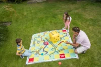 משחק חוץ סולמות ונחשים ענק 2X2 מטר מבית Traditional Garden Games UK