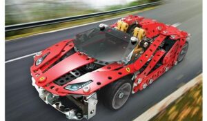 מכונית פרארי 488 SPIDER להרכבה ממתכת 305 חלקים מבית MECCANO