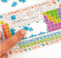⁦פאזל 150 חלקים לילדים של הטבלה המחזורית מבית Professor Puzzle⁩ – תמונה ⁦4⁩