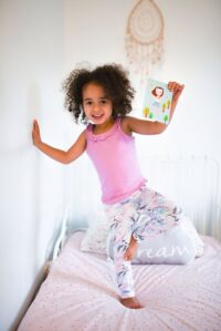 ⁦יוגי קלפי יוגה בחרוזים  - 40 קלפי יוגה לילדים נוער ומבוגרים להכרת עולם היוגה בצורה משחקית ומהנה מבית YOGiFUN⁩ – תמונה ⁦5⁩