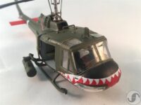 ⁦מודל להרכבה של מסוק קרב אמריקאי UH-1C Gunship מבית Italeri⁩ – תמונה ⁦2⁩