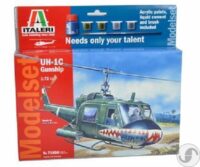 מודל להרכבה של מסוק קרב אמריקאי UH-1C Gunship מבית Italeri
