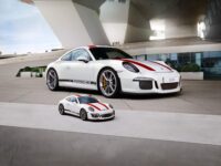 ⁦פאזל תלת מימד מכונית פורשה 911R מבית Ravensburger גרמניה⁩ – תמונה ⁦4⁩