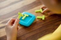 ⁦חידת T בריבוע - חידת הגיון ואתגר חשיבה מבית Thinkfun ארה"ב⁩ – תמונה ⁦4⁩