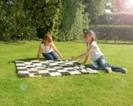 משחק דמקה ענק לשימוש בבית או בחצר TRADITIONAL GARDEN GAMES UK