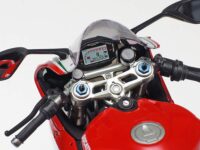 ⁦מודל להדבקה של אופנוע דוקאטי Ducati 1199 Panigale S בקנה מידה 1:12 מבית Tamiya יפן⁩ – תמונה ⁦6⁩