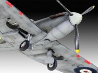 ⁦מודל להדבקה מטוס קרב בריטי דגם ספיטפייר Spitfire Mk.Vb מבית Revell⁩ – תמונה ⁦8⁩