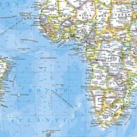 ⁦מפת עולם פיזית מדינית באנגלית - 115x80 מבית National Geographic⁩ – תמונה ⁦2⁩