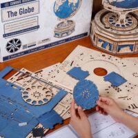 ⁦פאזל מכני מעץ - גלובוס עץ בעיצוב עתיק - The Wooden Globe⁩ – תמונה ⁦2⁩