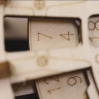 ⁦פאזל מכני - לוח שנה גדול נצחי להרכבה מעץ Perpetual Calendar⁩ – תמונה ⁦3⁩