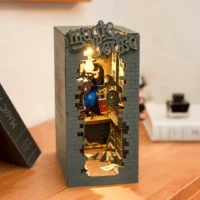 ⁦מיניאטורה ליצירה עיירת השמש - תומך ספרים DIY למדף בעיצוב עיירה קיצית מבית ROLIFE⁩ – תמונה ⁦17⁩