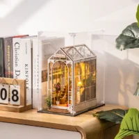 ⁦תיבת תצוגה למיניאטורה תומך ספרים - קופסת דיספליי הנותנת פתרון הגנה מאבק ושמירה על המיניאטורה מבית ROLIFE⁩ – תמונה ⁦4⁩